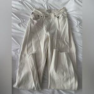 Abercrombie Ultra Highrise 90s Straight Leg Jeans, size 25, white